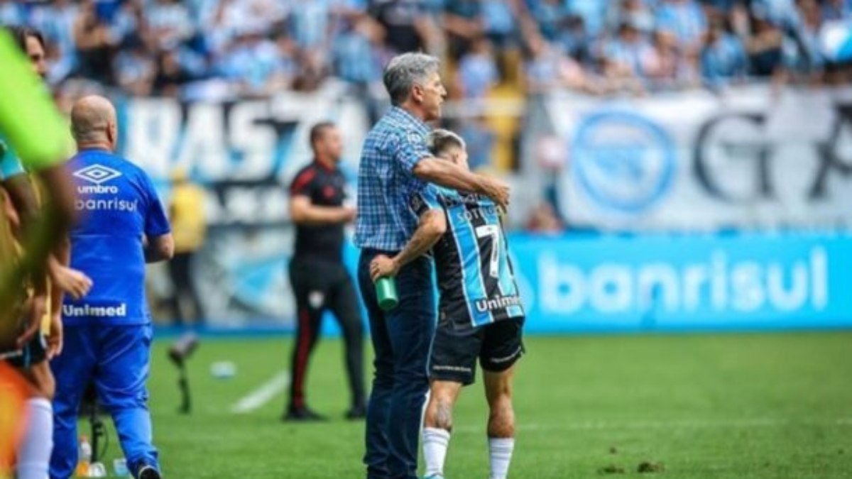 Grêmio fará logística especial para contar com trio de convocados contra o Juventude