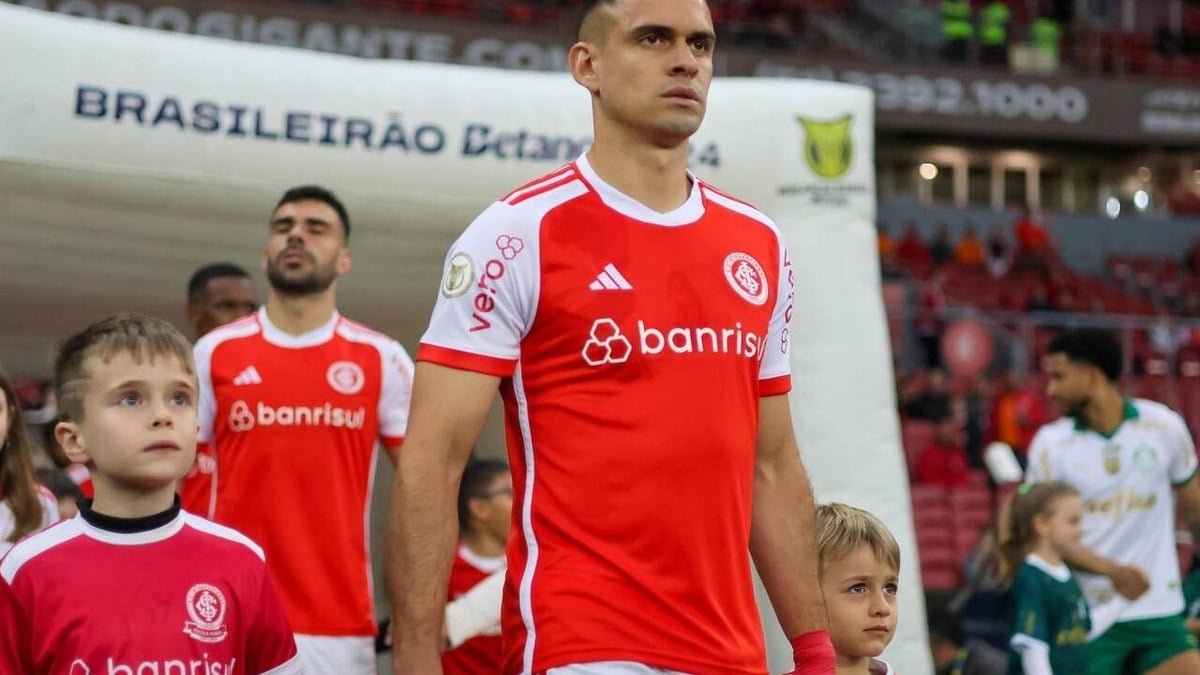 Borré e Alan Patrick treinam, e colombiano pode voltar ao Inter no domingo