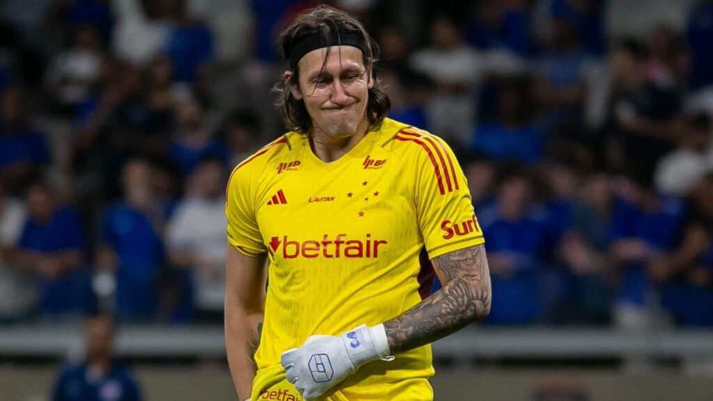 Dor atrapalhou Cássio em tropeço do Cruzeiro? O próprio goleiro responde