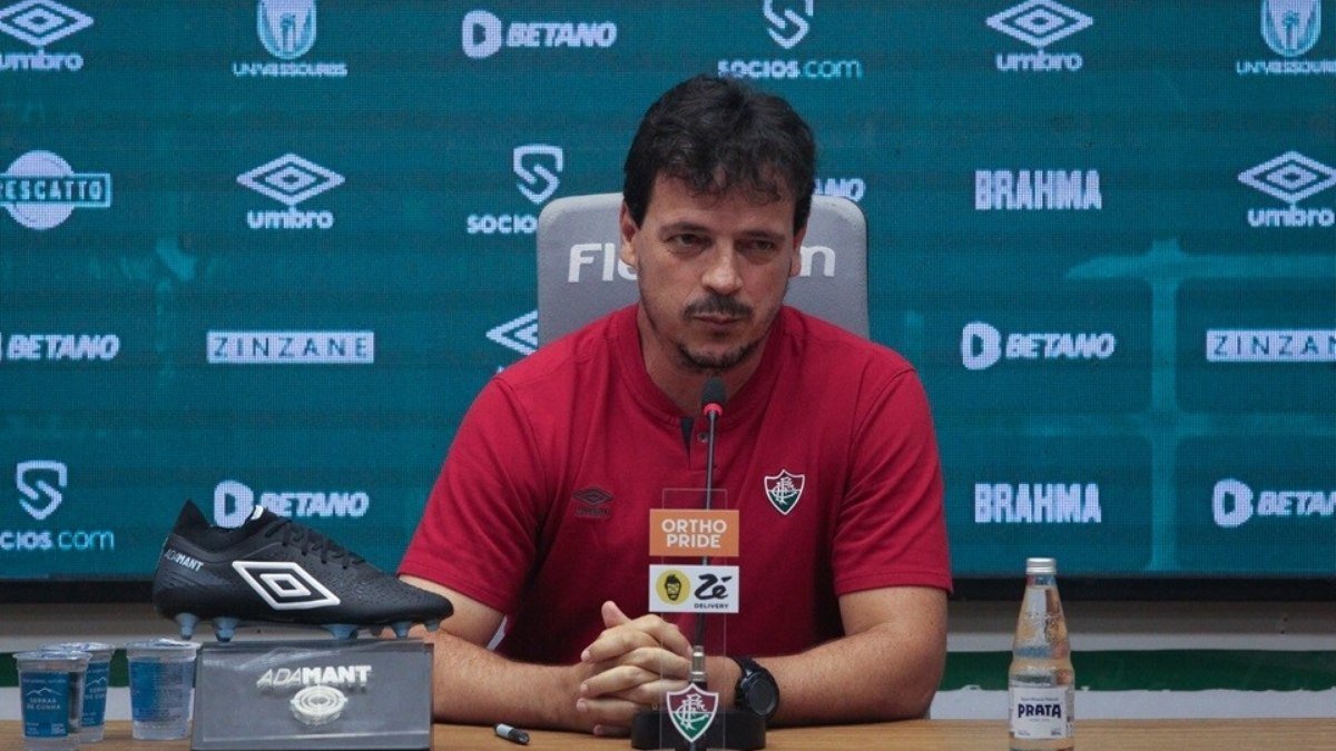 Fernando Diniz assume o comando do Cruzeiro nesta terça-feira (24)