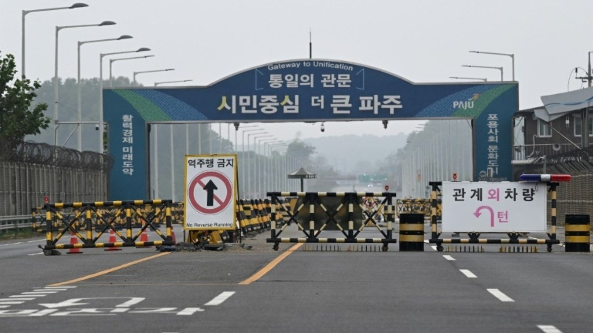Coreia do Norte dinamita trechos de rodovias que ligavam o país ao Sul