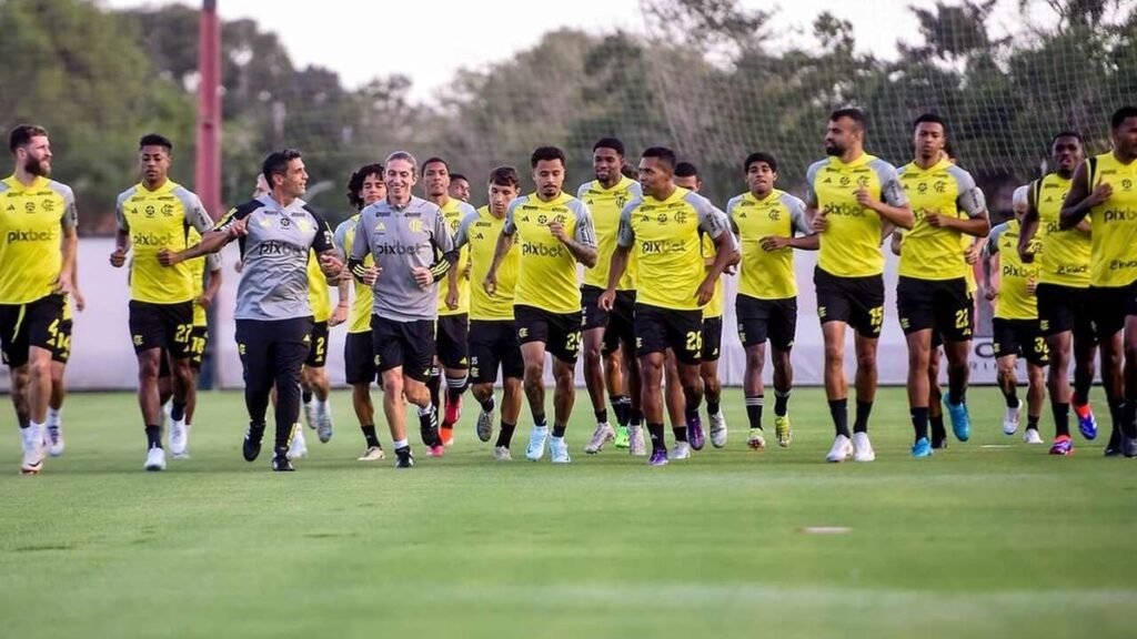 Veja como foi o primeiro dia de Filipe Luís como técnico do Flamengo