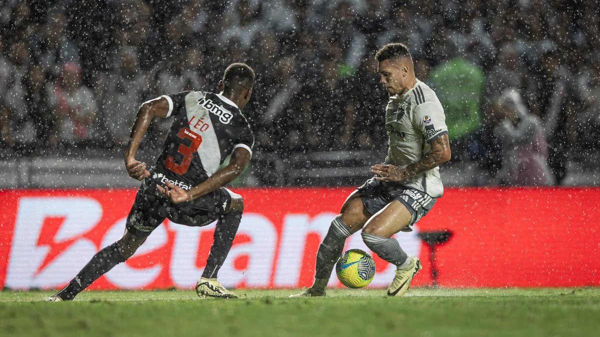 Hulk faz golaço, Atlético-MG empata com o Vasco e está na final da Copa do Brasil
