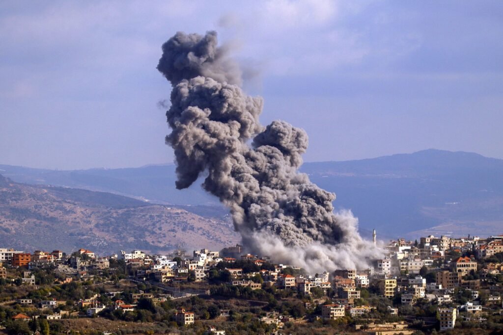 Grande ataque israelense atinge subúrbio ao sul de Beirute