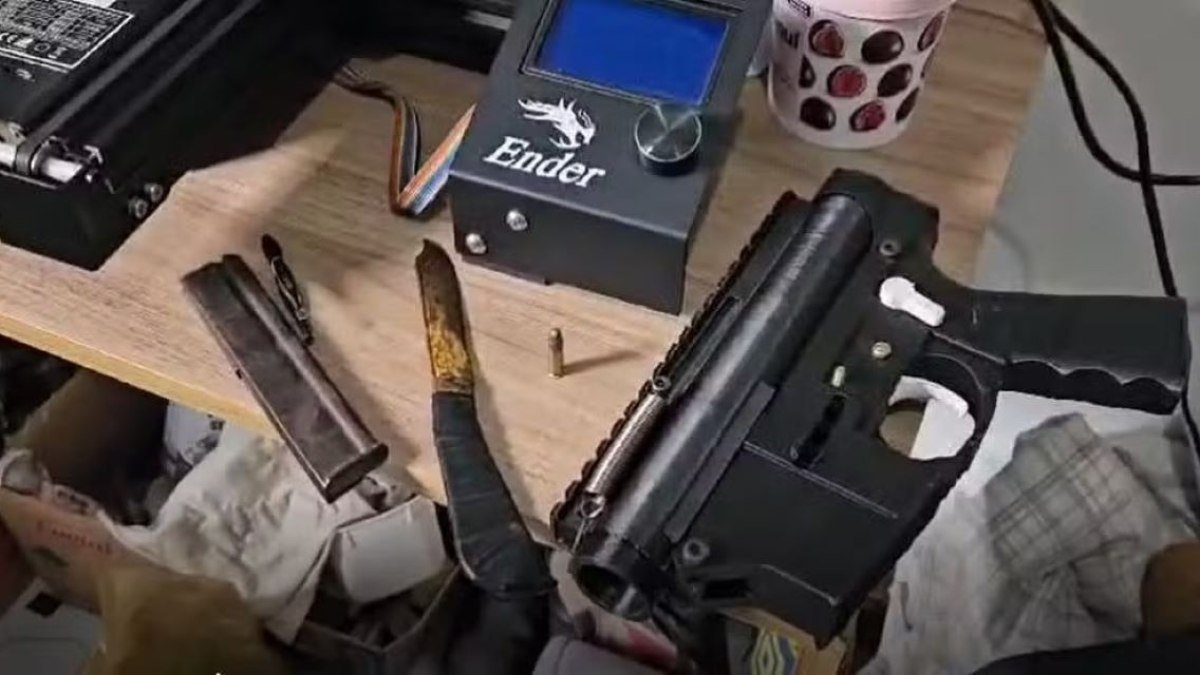 Polícia Federal prende homem que fabricava armas com impressora 3D