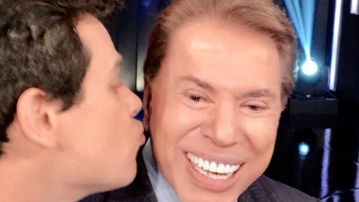 “Prontos para seguir em frente”, diz Portiolli no Domingo Legal com homenagem a Silvio Santos “Prontos para seguir em frente”, diz Portiolli no Domingo Legal com homenagem a Silvio Santos