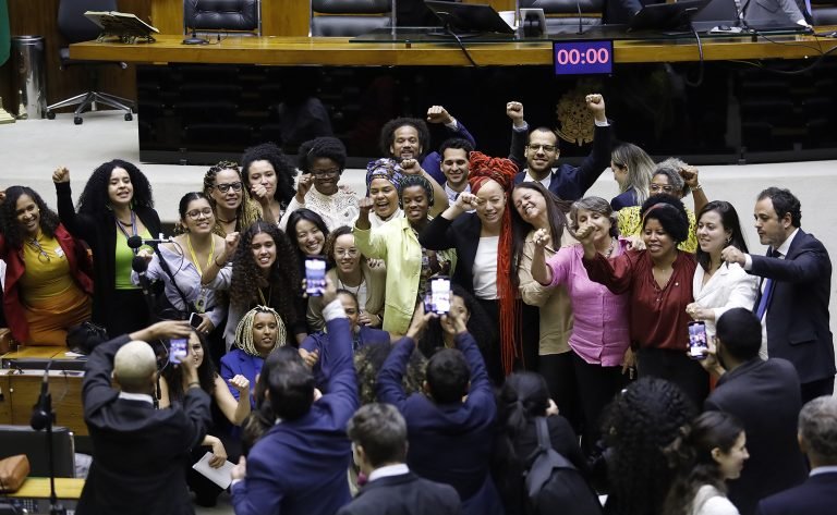 Senado analisará projeto que reserva 30% das vagas em concursos federais