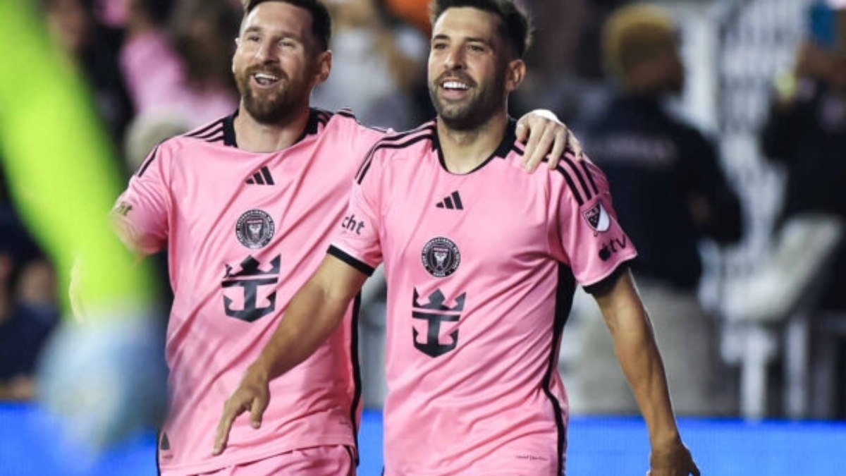 Messi dá assistência, Suárez marca, e Inter Miami abre frente sobre Atlanta nos playoffs da MLS