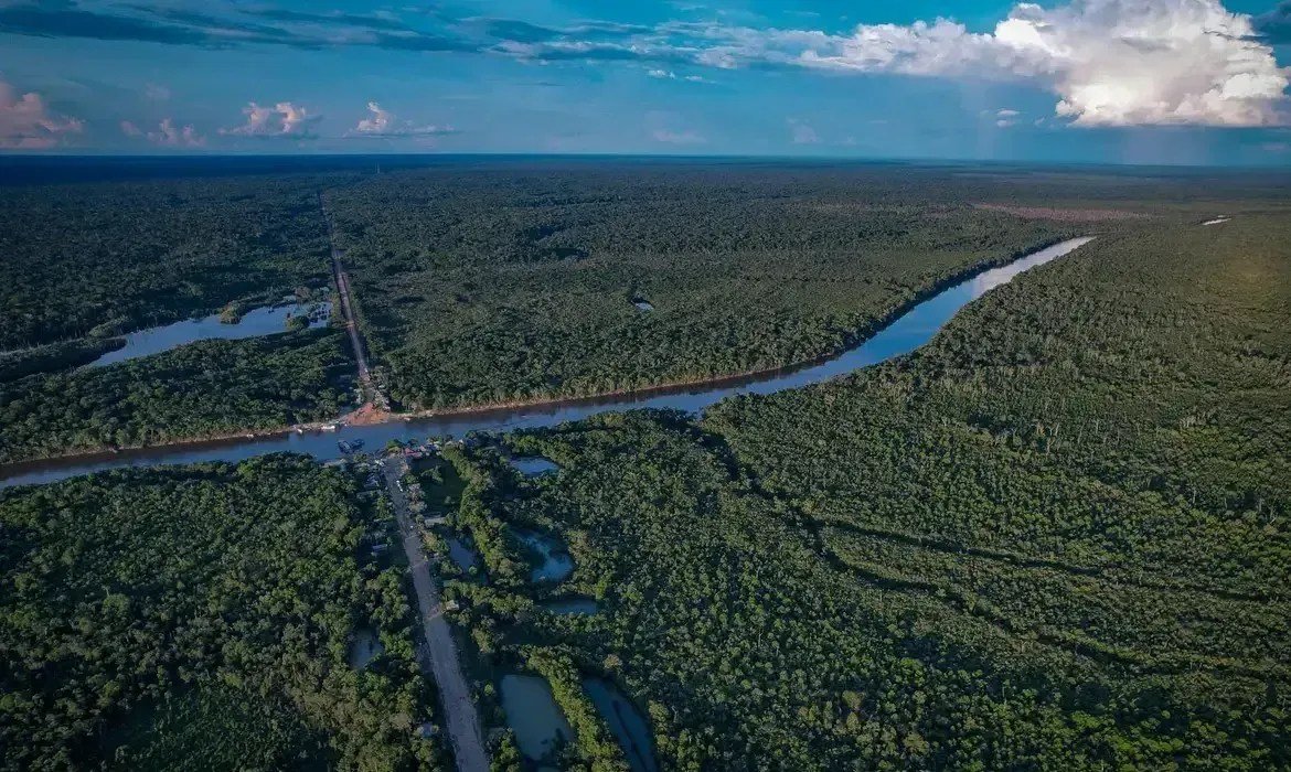 Governo quer inaugurar rota que liga Amazônia brasileira ao Pacífico na COP 30