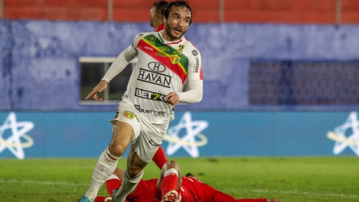 Keké comemora retorno, gol da vitória e mira sequência pelo Brusque na Série B
