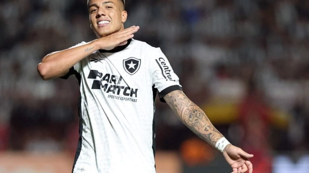 Soberano, Botafogo goleia o Atlético-GO e retoma liderança do Brasileiro