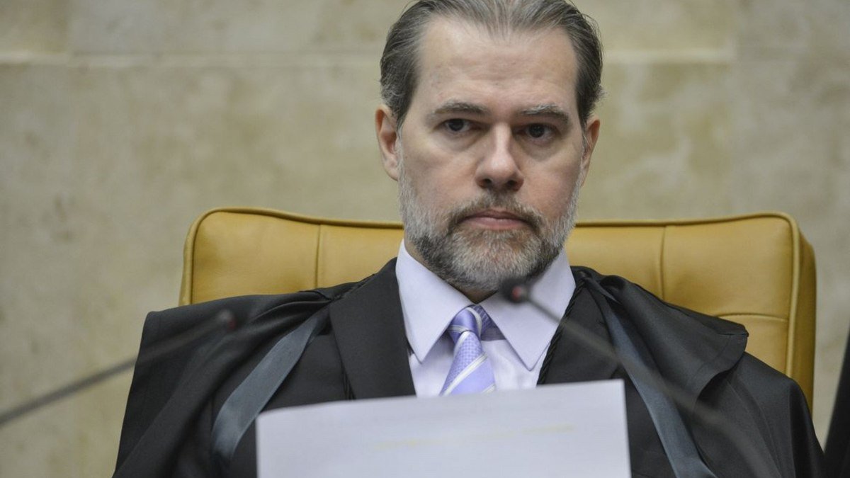 Ministro Dias Toffoli é internado com broncopneumonia em Brasília; veja boletim médico