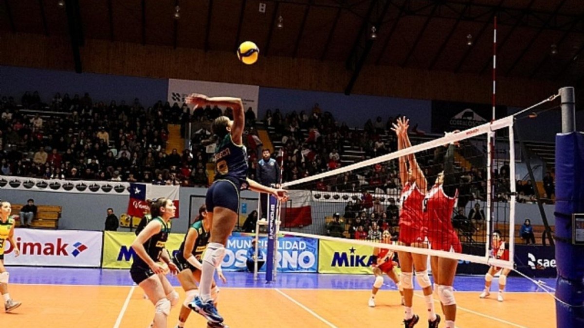 Brasil vence mais uma e avança à semifinal