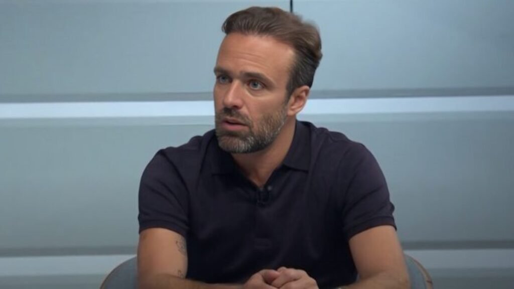 Astro do Flamengo é criticado por Roger Flores: ‘Rendimento caiu’