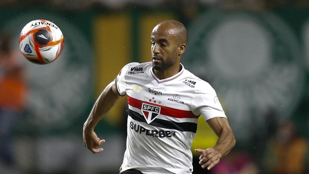Lucas Moura revela estimativa de retorno aos gramados