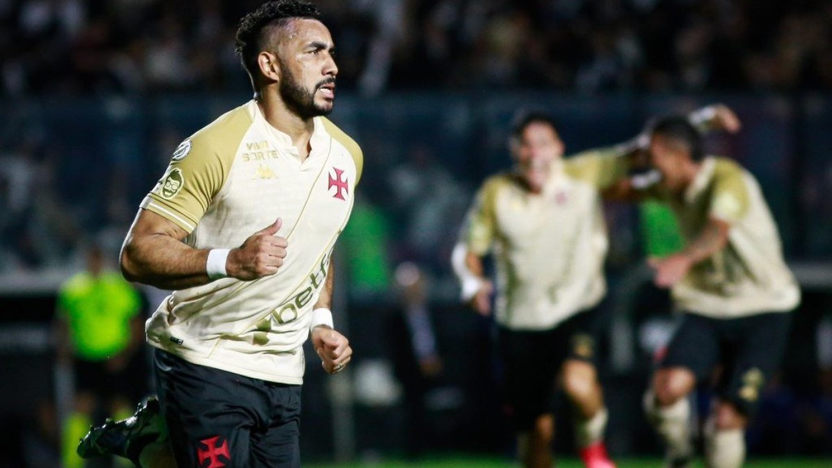 Vasco vence em noite de Payet e agrada treinador: “Feliz com o resultado”