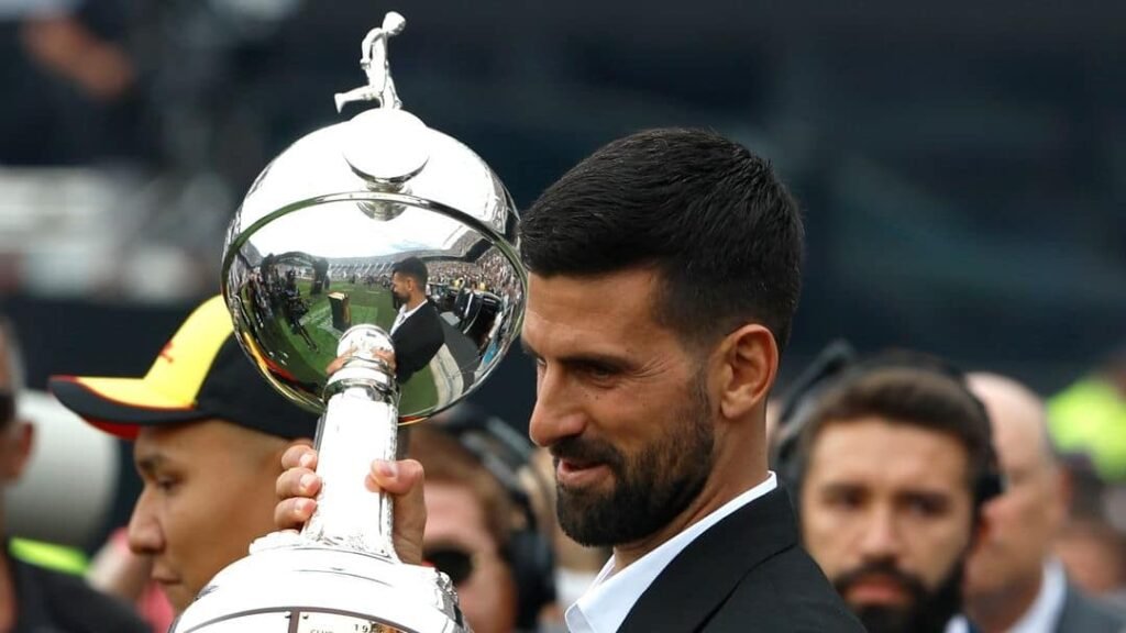 Djokovic não é ídolo do Botafogo, mas já marcou um gol no Estádio Nilton Santos