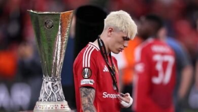 Estrela detona United e deixa futuro em aberto; técnico rebate
