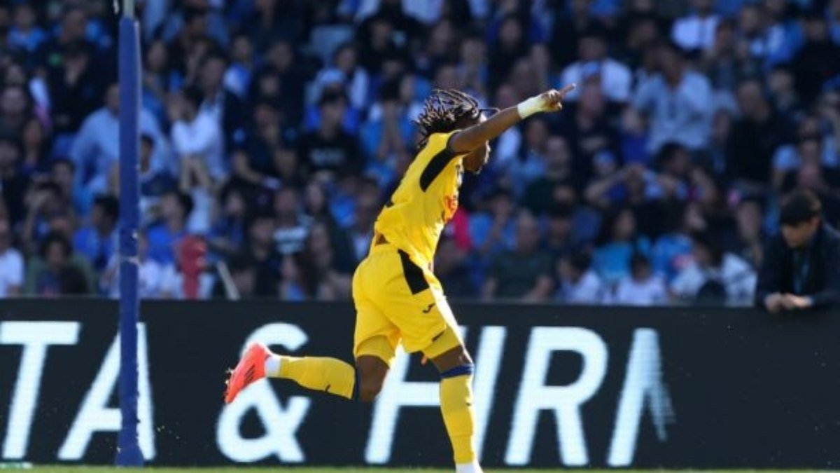 Atalanta, com Lookman inspirado, detona Napoli fora de casa