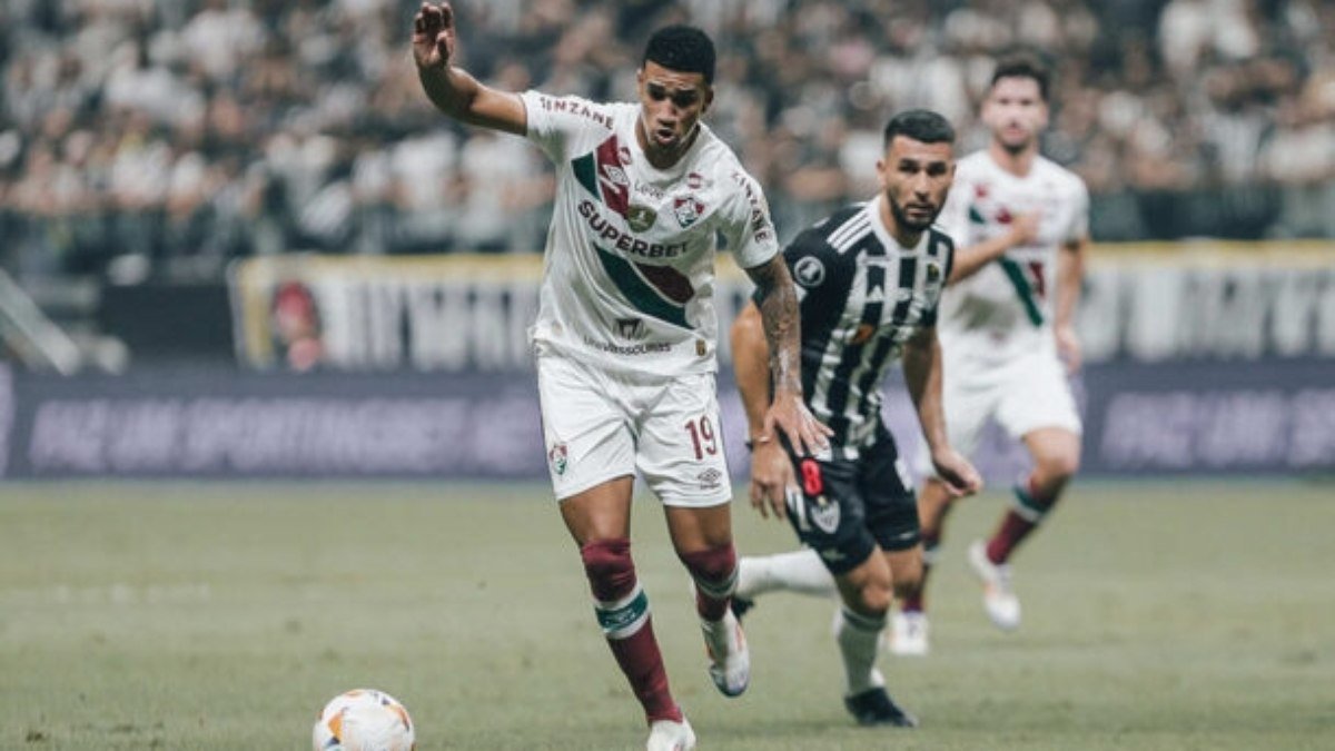 Clube espanhol demonstra interesse por Kauã Elias, atacante do Fluminense