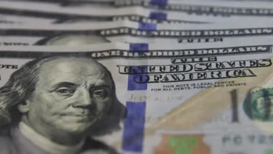 Dólar aproxima-se de R$ 5,70 com incertezas sobre IOF | ac24horas