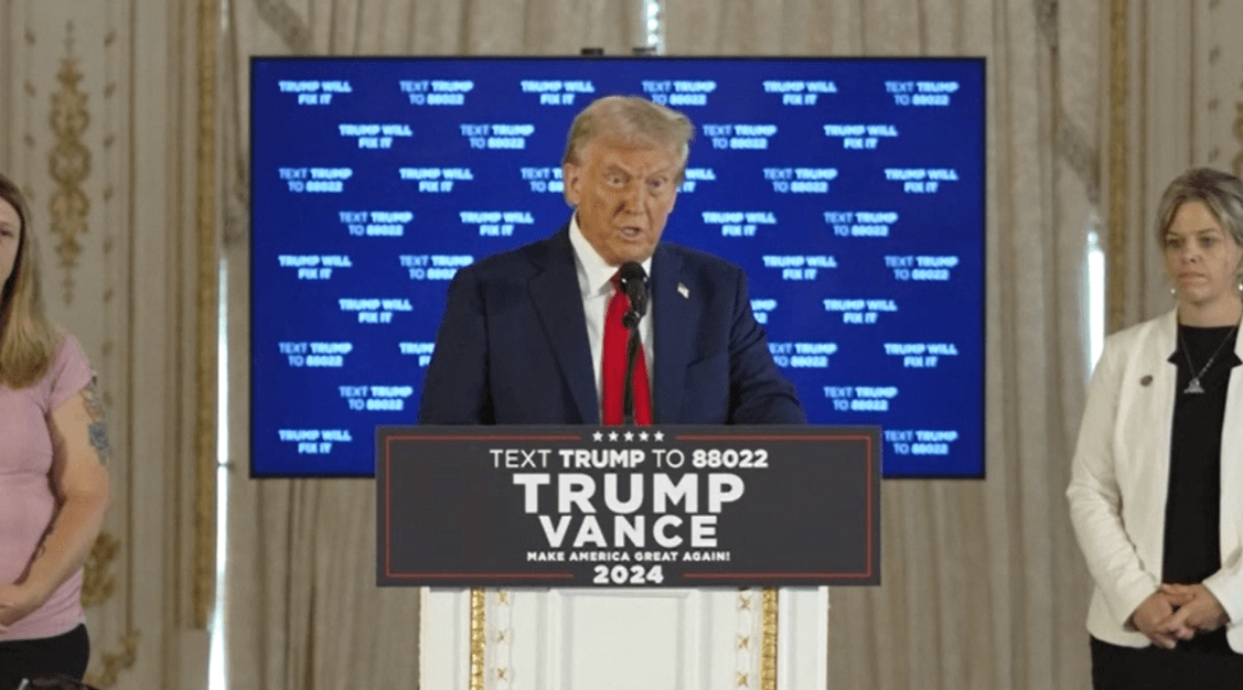 Trump diz que foi “uma honra estar envolvido“ no polêmico comício em Nova York