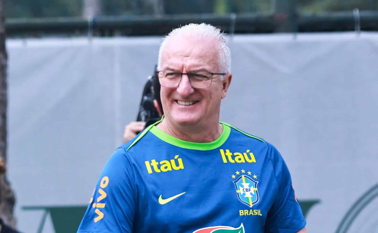 Novo queridinho de Dorival Júnior na Seleção marca em empate maluco do Lyon