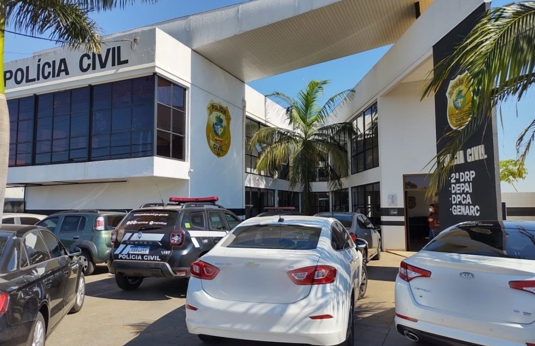 Deputado teria pago trio para roubar celular de adolescente