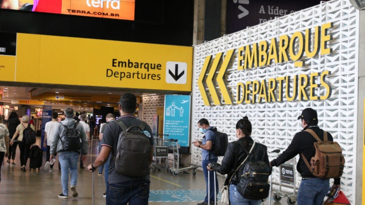 Aeroporto de Guarulhos tem voos cancelados por problemas técnicos