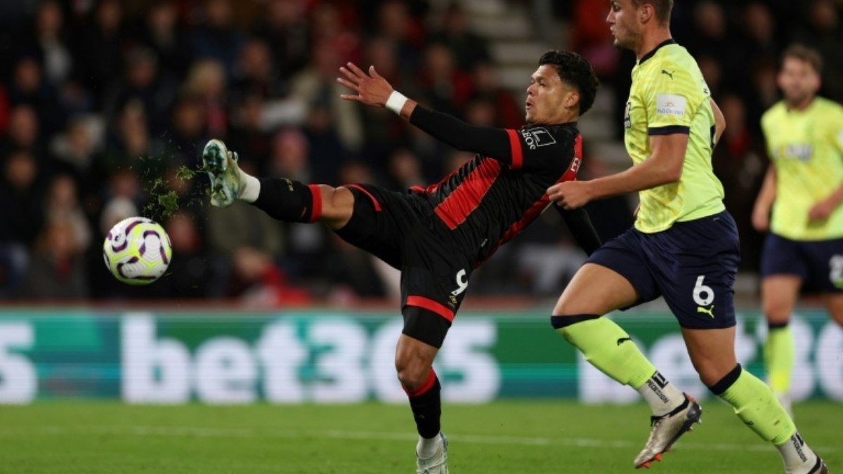 Evanilson marca seu 1º gol pelo Bournemouth, que vence Southampton (3-1) em casa