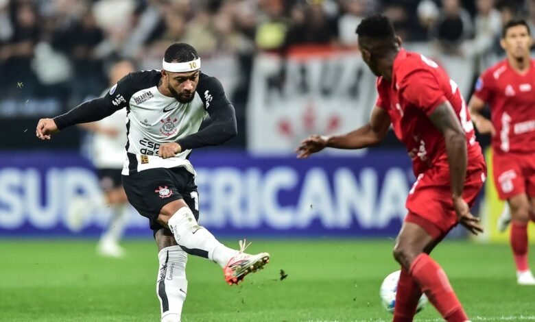 Corinthians empata com América de Cali e se complica na Sula Corinthians empata com América de Cali e se complica na Sula
