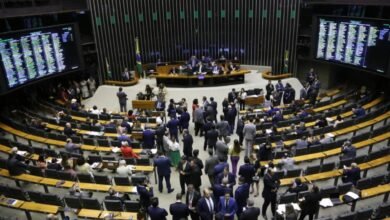 Câmara aprova aumento salarial e novas regras a servidores