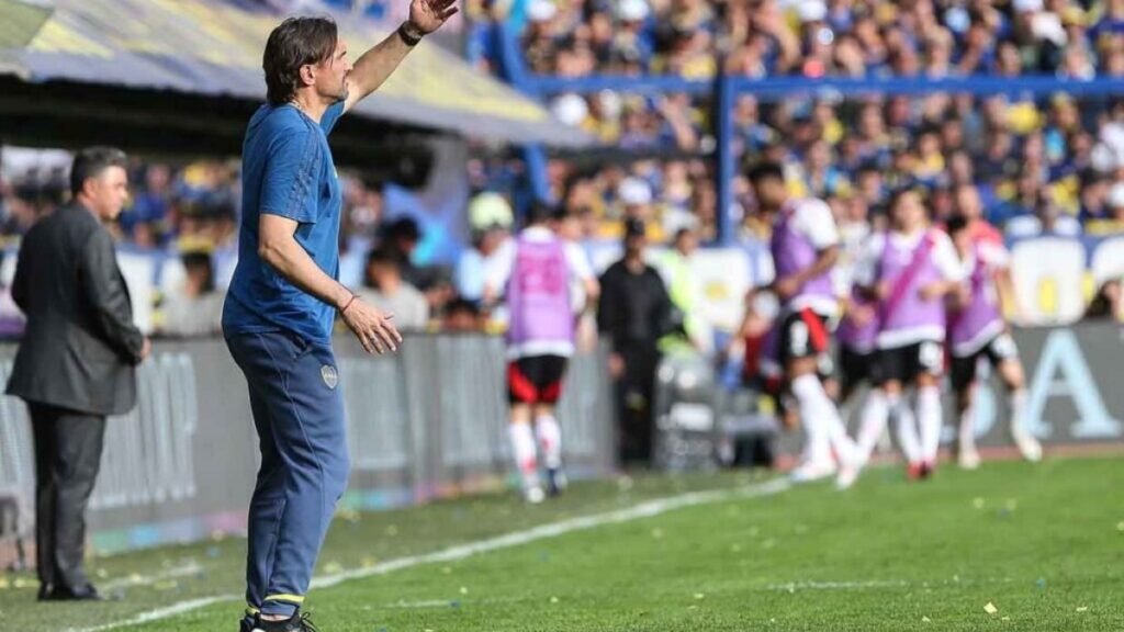 Diego Martínez deixa o comando técnico do Boca Juniors