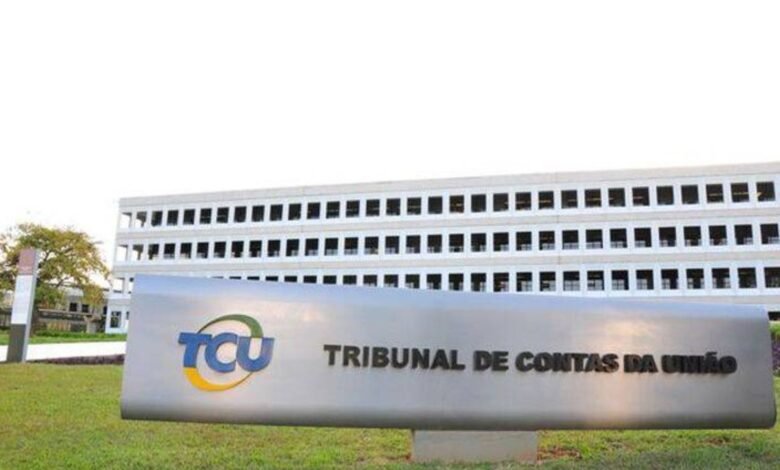 INSS tem 15 dias para fazer plano de ressarcimento, ordena TCU INSS tem 15 dias para fazer plano de ressarcimento, ordena TCU