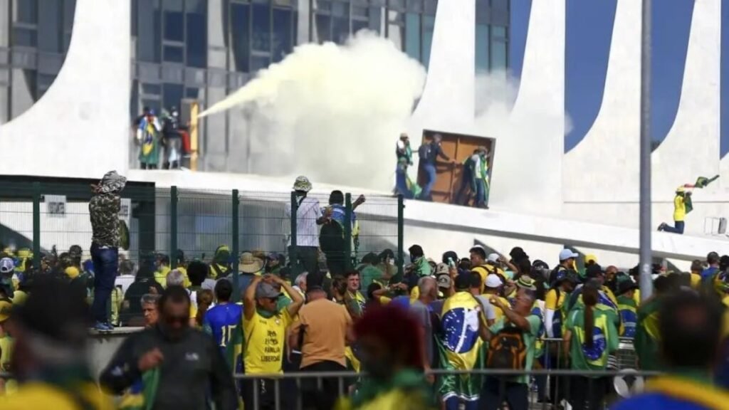 STF condena mais 14 réus por atos golpistas de