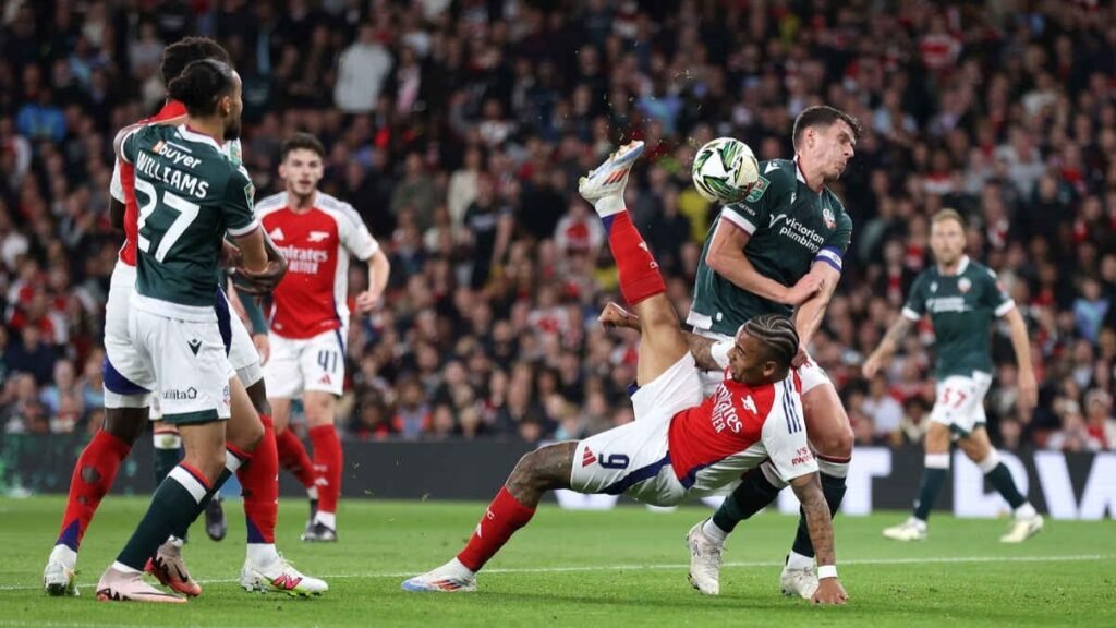 Arsenal goleia o Bolton e avança às oitavas da Copa da Liga Inglesa