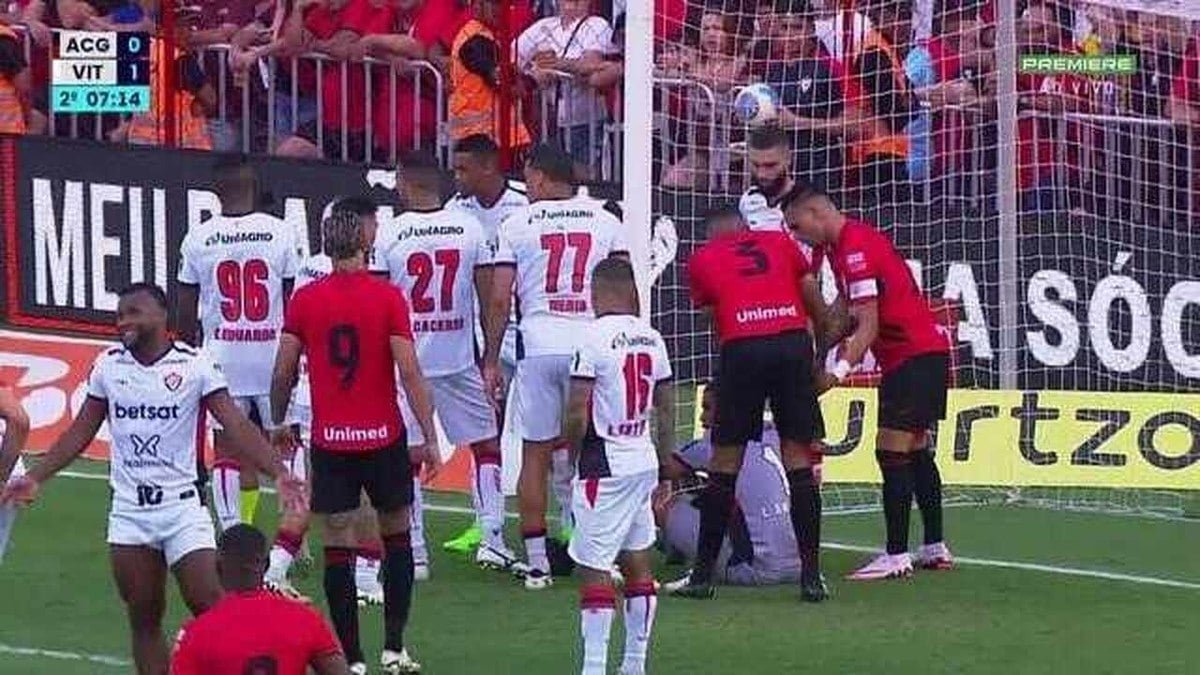 Vitória vence Atlético-GO fora de casa e ganha fôlego na luta contra rebaixamento