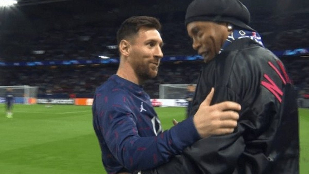 ‘Ronaldinho Gaúcho marcou a minha carreira’
