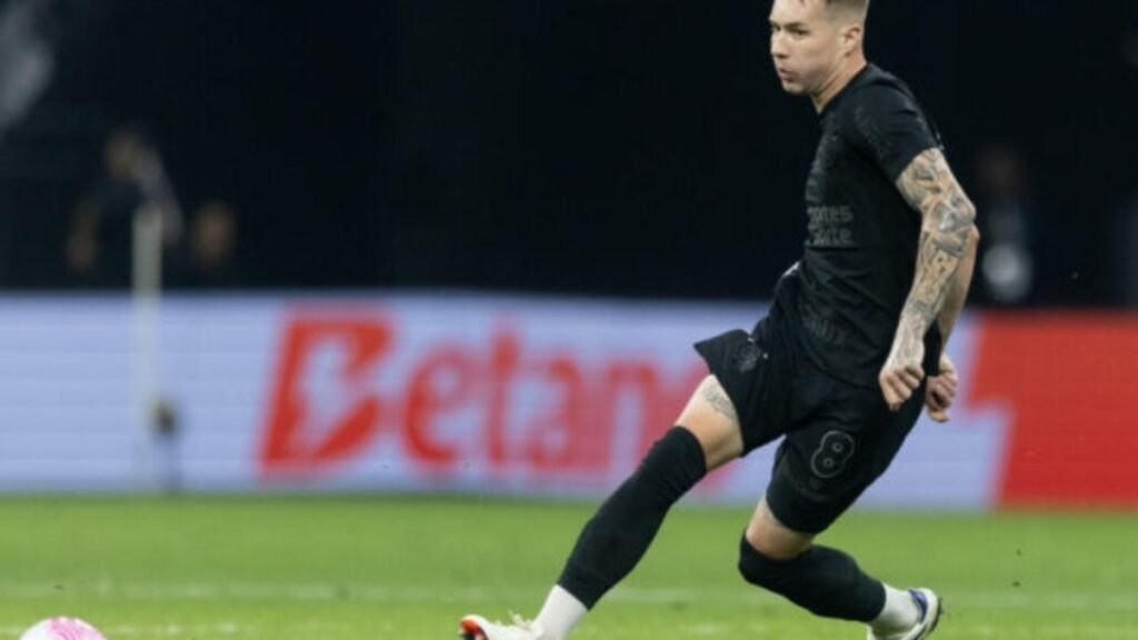 Charles projeta duelo contra Racing e reta final do Corinthians na temporada