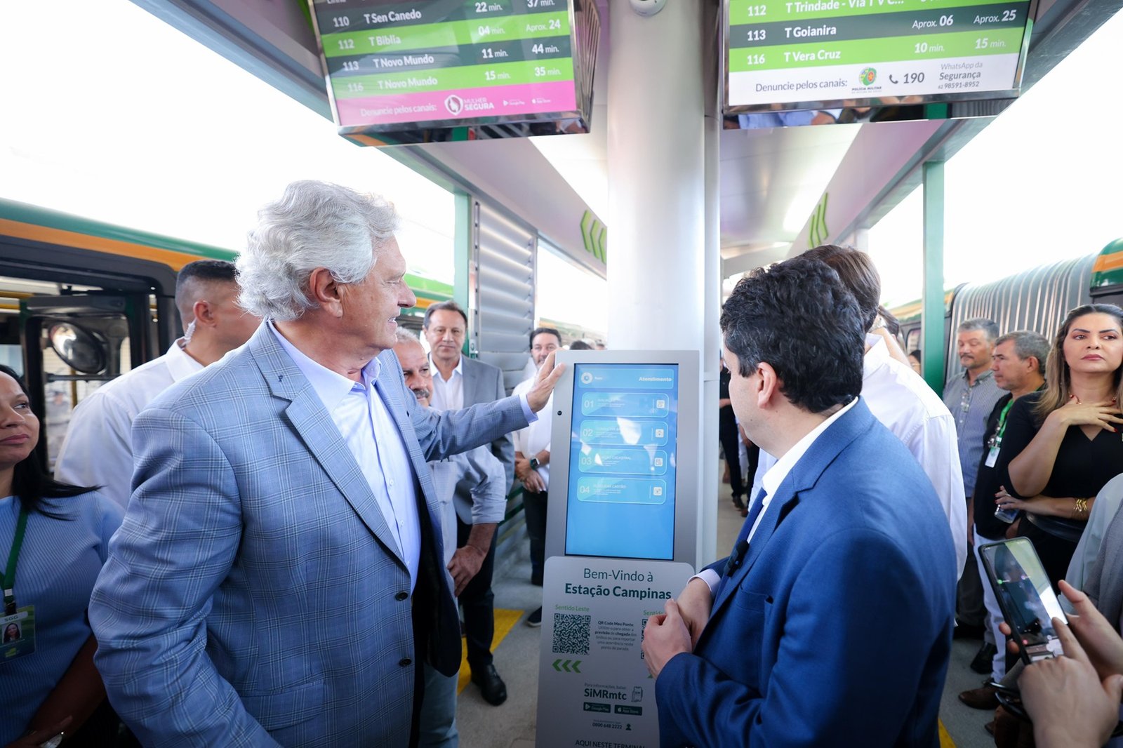 Caiado inaugura três novas estações do Eixo Anhanguera Caiado inaugura três novas estações do Eixo Anhanguera