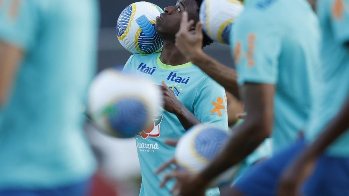 Em último jogo do ano, Brasil encara Uruguai e busca chegar na segunda posição nas Eliminatórias