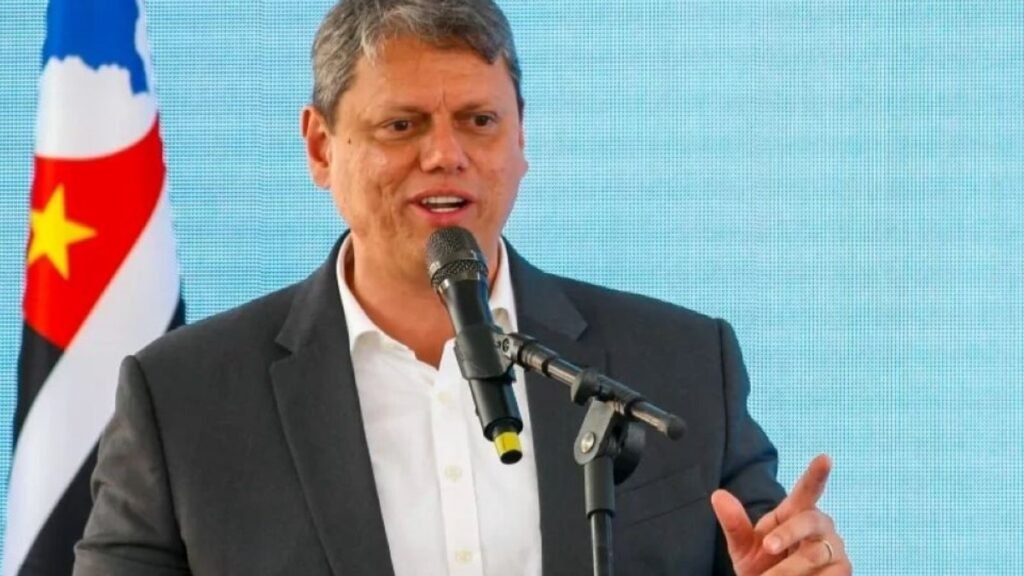 Cotado ao Planalto, Tarcísio descarta corrida presidencial: “Meu candidato é Bolsonaro”