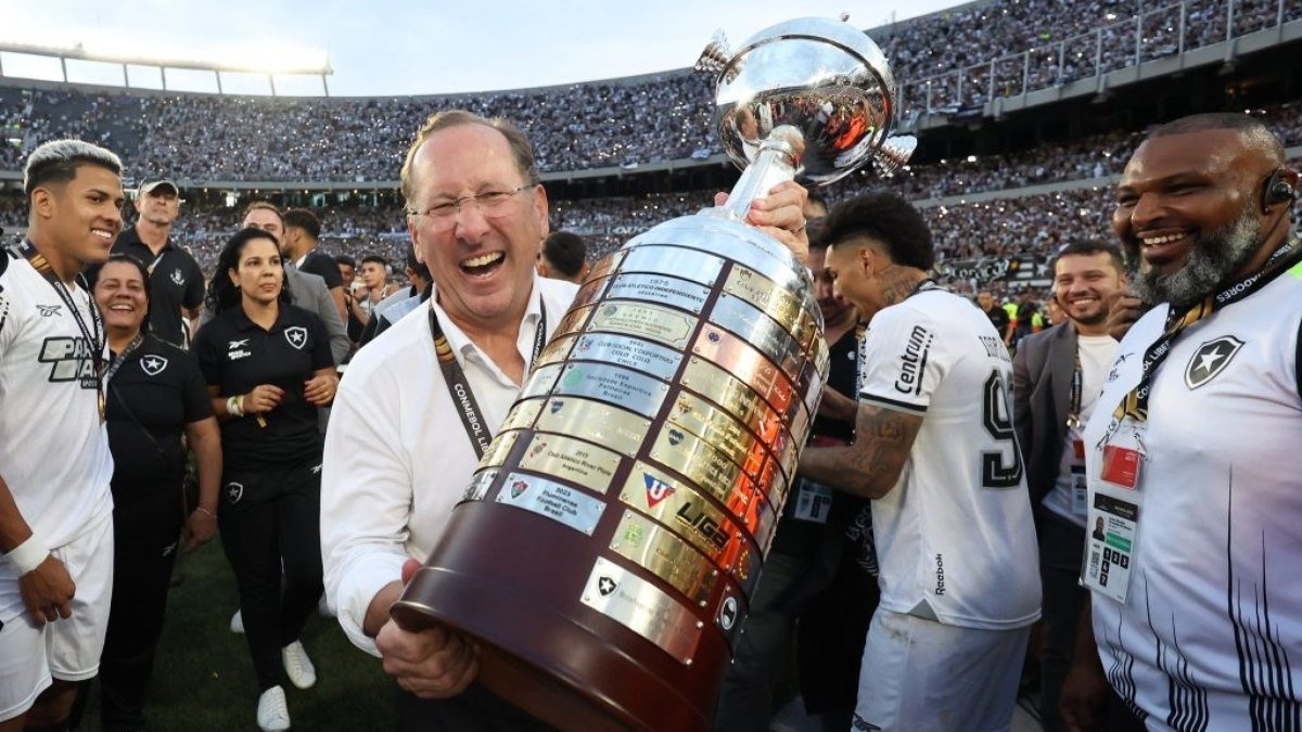 Textor acredita que Botafogo pode surpreender no Mundial: “viemos para ganhar jogos”