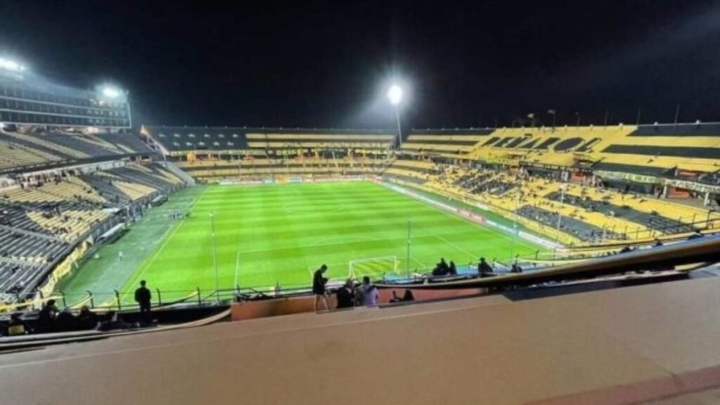 Conmebol define Peñarol e Botafogo com portões fechados