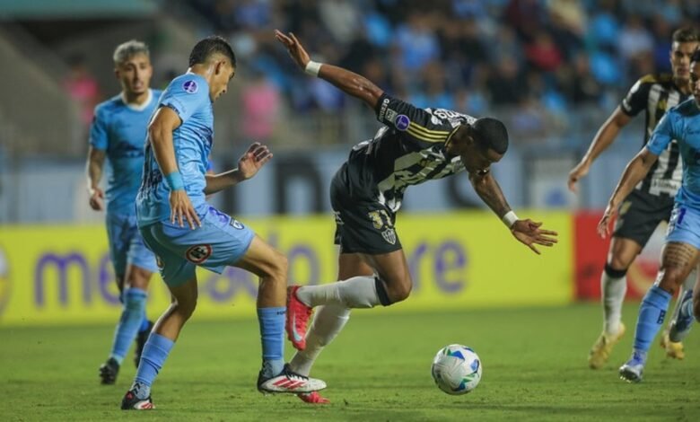 Atlético-MG sai na frente, mas leva virada e embola grupo na Sula Atlético-MG sai na frente, mas leva virada e embola grupo na Sula