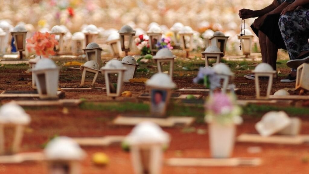 mais de 600 mil visitantes são esperados nos cemitérios do DF