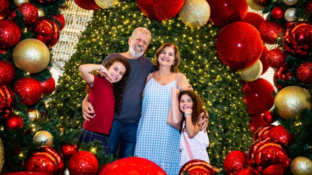 Gilberto Salomão antecipa o Natal com decoração clássica e moderna