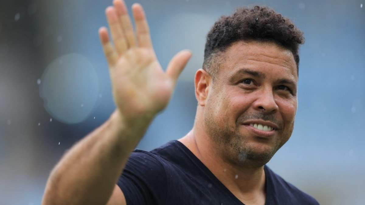 Ronaldo oficializa pré-candidatura a presidência da CBF