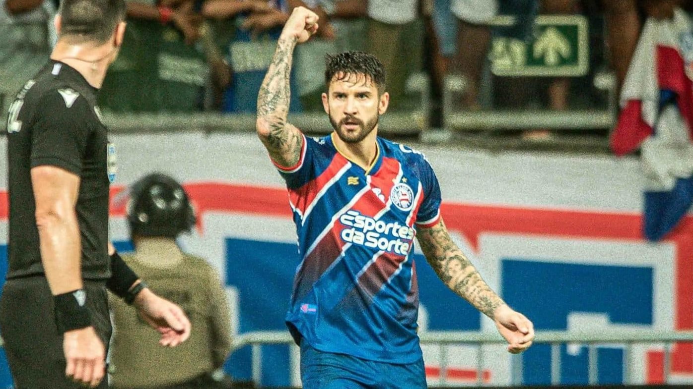 Contra Galo pensando no Flu, Bahia de Ceni corrige problemas de eliminação para vencer
