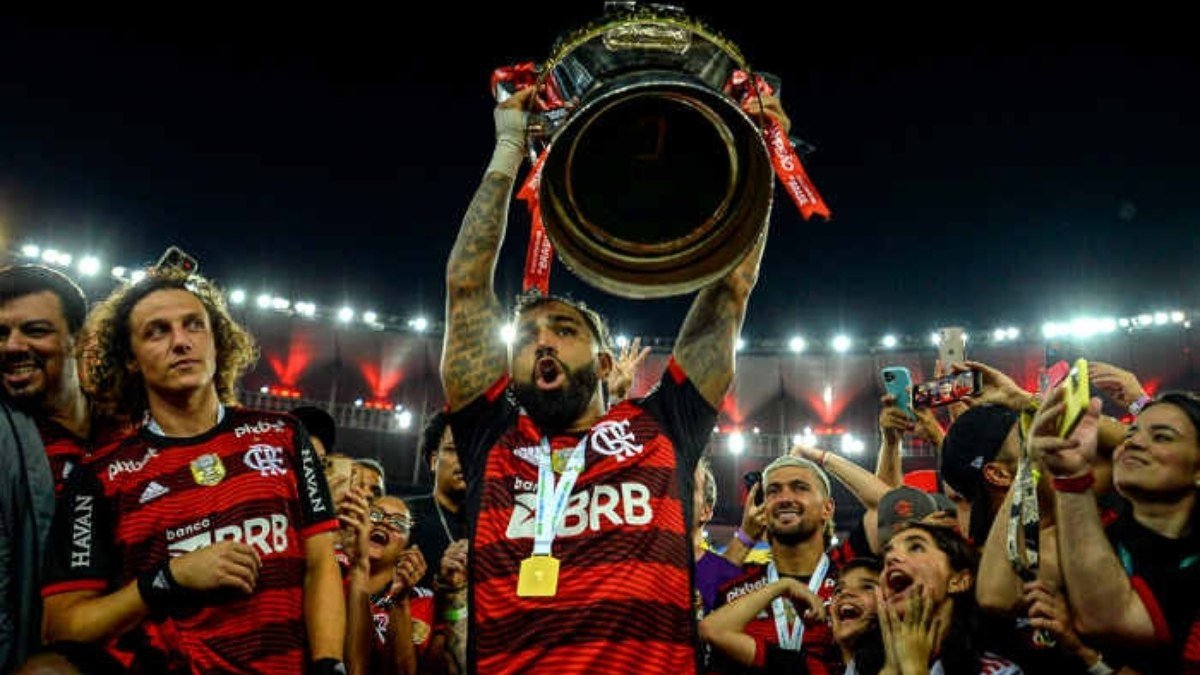 Camisa 9 vira problema no Flamengo